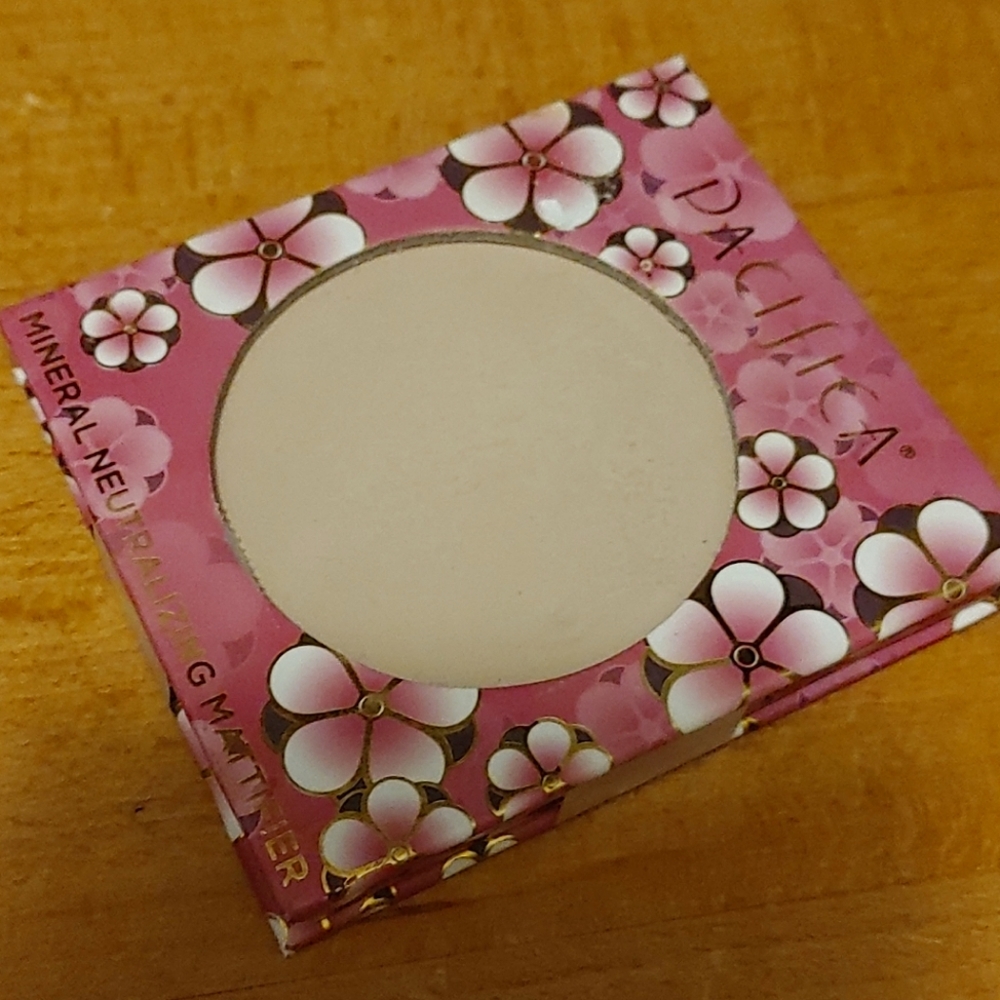 Pacifica Mineral Neutralizing Mattifier